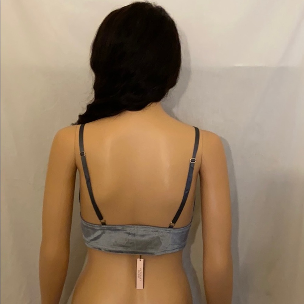 Victoria’s Secret Bars - Picture 2 of 4